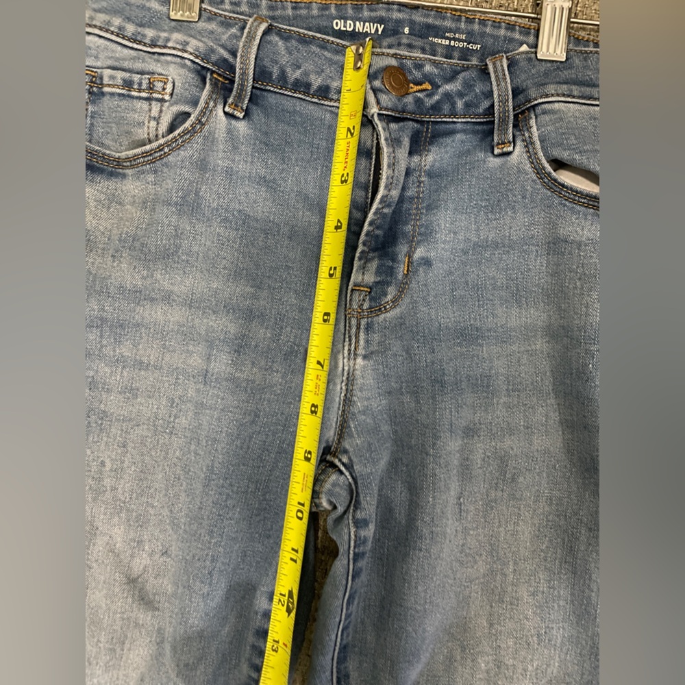 Old Navy Kicker Boot-Cut Jeans Womens 6 Short Blue Mid-Rise Stretch Denim Y2K - Picture 9 of 13